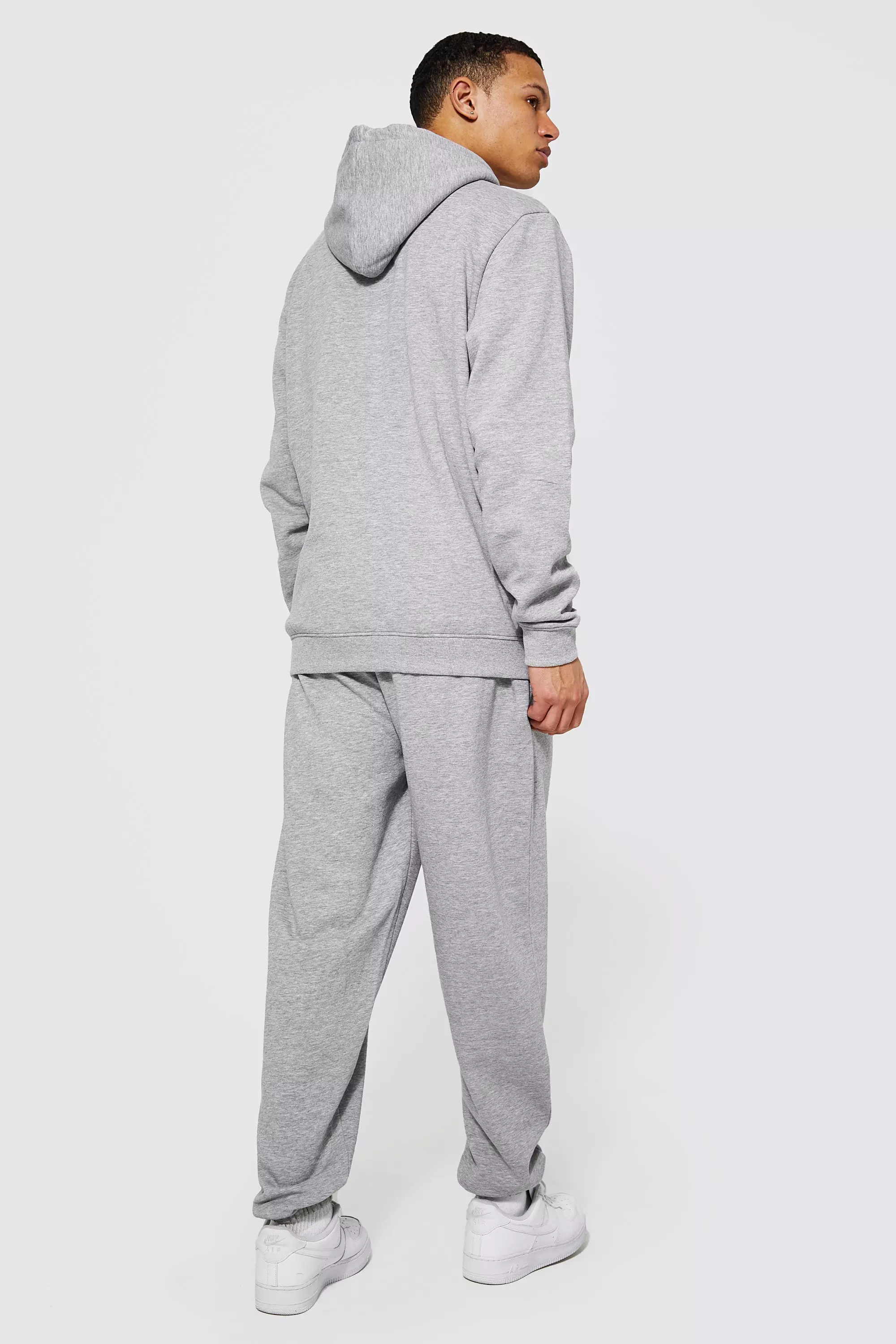 Tall Basic Loose Fit Jogger boohooMAN